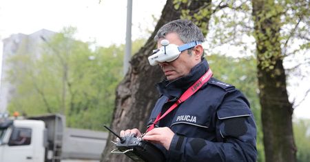 Policja przesiada się na drony. Komenda Główna zakupiła 38 urządzeń