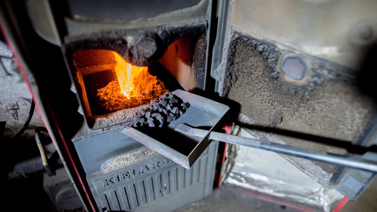 Kotlownia i piec na ekogroszek - ilustracja
Lubliniec 21.06.2022 r. Kotlownia i piec na ekogroszek - ilustracja.,Image: 701865772, License: Rights-managed, Restrictions: , Model Release: no, Credit line: Daniel Dmitriew / Forum
Daniel Dmitriew / Forum
ilustracja, ilustracyjne, CO, centralne, ogrzewanie, wegiel, weglowe, piec, eko groszek, ekogroszek, domu, piwnica, palenisko, niska, emisja, weglem, sezon, grzewczy, opalanie, kotlownia, piecyk, weglowy, na wegiel, category_code_ilu