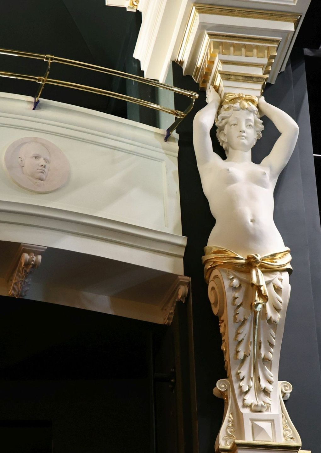 Zachowano historyczny charakter gmachu i wiele oryginalnych detali architektonicznych.