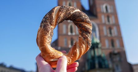 Krakowski obwarzanek. Jak go podać?