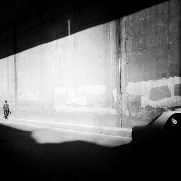 Później Le Govic otworzył własne wydawnictwo „Out of the Phone", które chwilę potem zaprezentowało album „Downtown" ze zdjęciami znanego fotografa mobilnego Richarda Koci Hernandez.