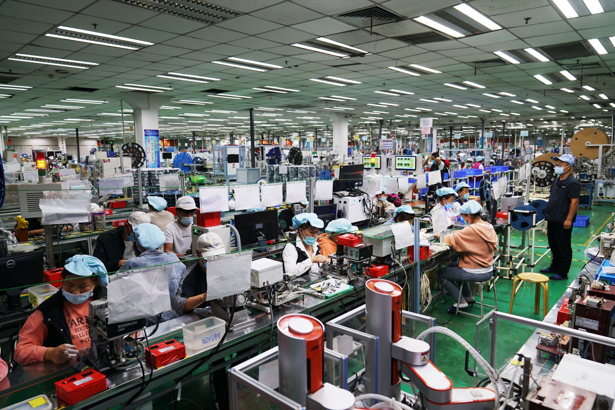 Wnętrze fabryki Foxconn w Zhengzhou w Chinach