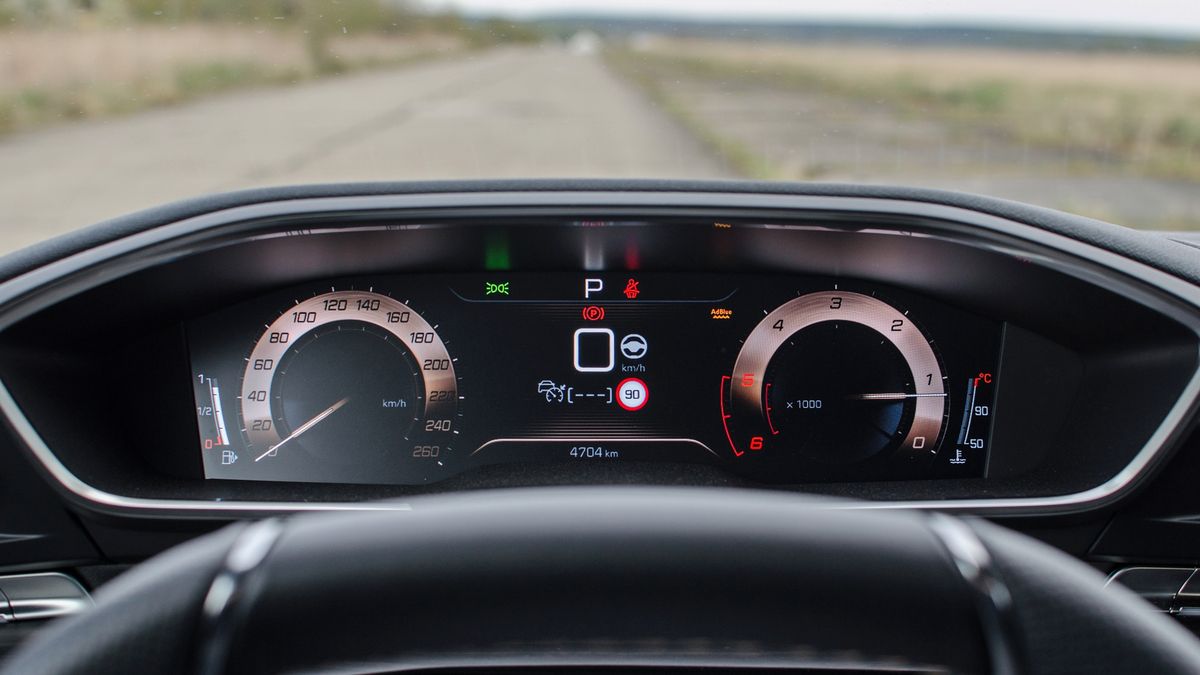 Już nie tylko liczniki przebiegu, ale wszystkie wskazania stają się elektroniczne.