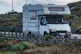 3,5 tysiąca, plus VAT i kaucja. Tyle kosztuje teraz wynajęcie kampera na tydzień