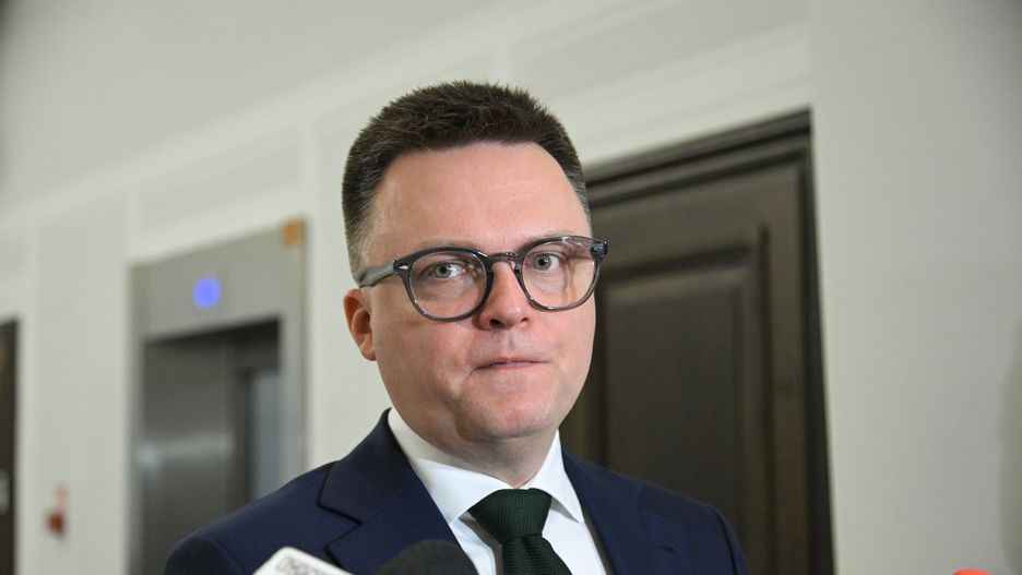 Warszawa, 18.03.2024. Marszałek Sejmu Szymon Hołownia podczas wypowiedzi dla mediów po konferencji pt. �Model Kręgów Wsparcia � kierunek: deinstytucjonalizacja�, 18 bm. w Senacie w Warszawie. (sko) PAP/Radek Pietruszka