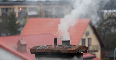 Czyste Powietrze "jedzie na oparach". Ekspert apeluje do rządzących