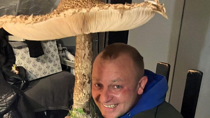 Kania znaleziona przez Tomasza Bojaryna w lasach koło Sławna była wyjątkowo duża