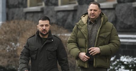 Otoczenie Trumpa oskarża Ukrainę o korupcję. Zełenski poświęci Jermaka?
