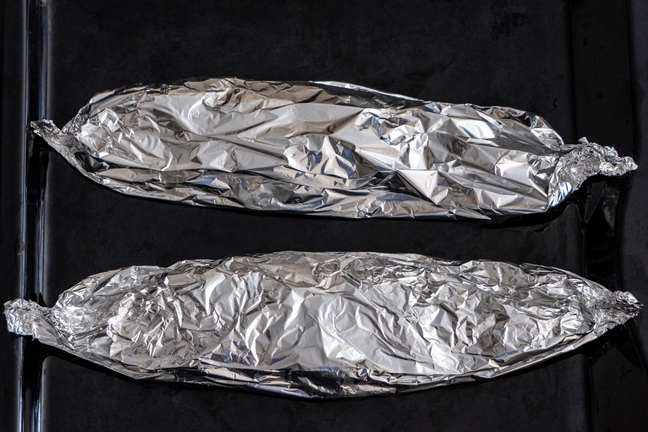 Ryba zawinięta w folię aluminiową
