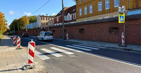 Toruń. Powstaje pierwsze przejście, ostrzegające kierowców. Ruszył montaż nowego systemu