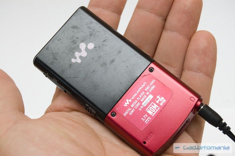 Test: Sony Walkman E443 19