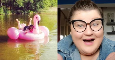 Dominika Gwit sunie przez jezioro na różowym flamingu. Jej mąż pieszczotliwie: "Obserwujemy MAZURSKIEGO STWORA"
