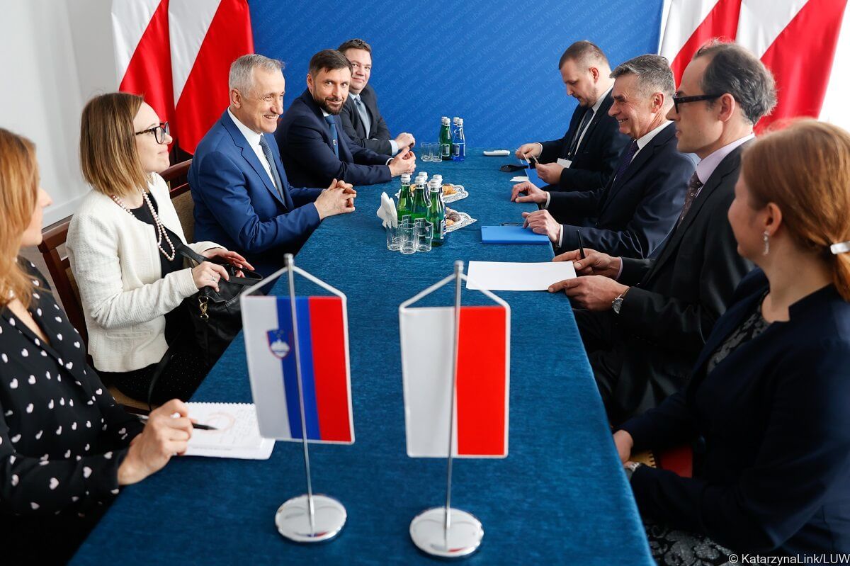Spotkanie delegacja ze Słowenii z wojewodą Lechem Sprawką