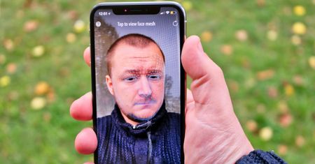 TrueDepth w iPhonie X to coś więcej niż rozpoznawanie twarzy i animowane emotki