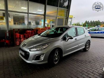 Strzelce Opolskie: Przyjechał na stację paliw, bo zabrakło mu wódki. Ledwo trzymał się na nogach