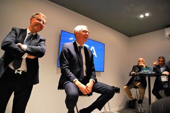 Były szef Stellantis znów zaskakuje. Twierdzi, że Tesla może zniknąć z rynku