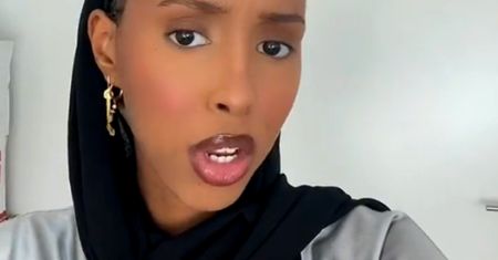 Miała ogromną przerwę między jedynkami. Dentysta wstawił jej dodatkową