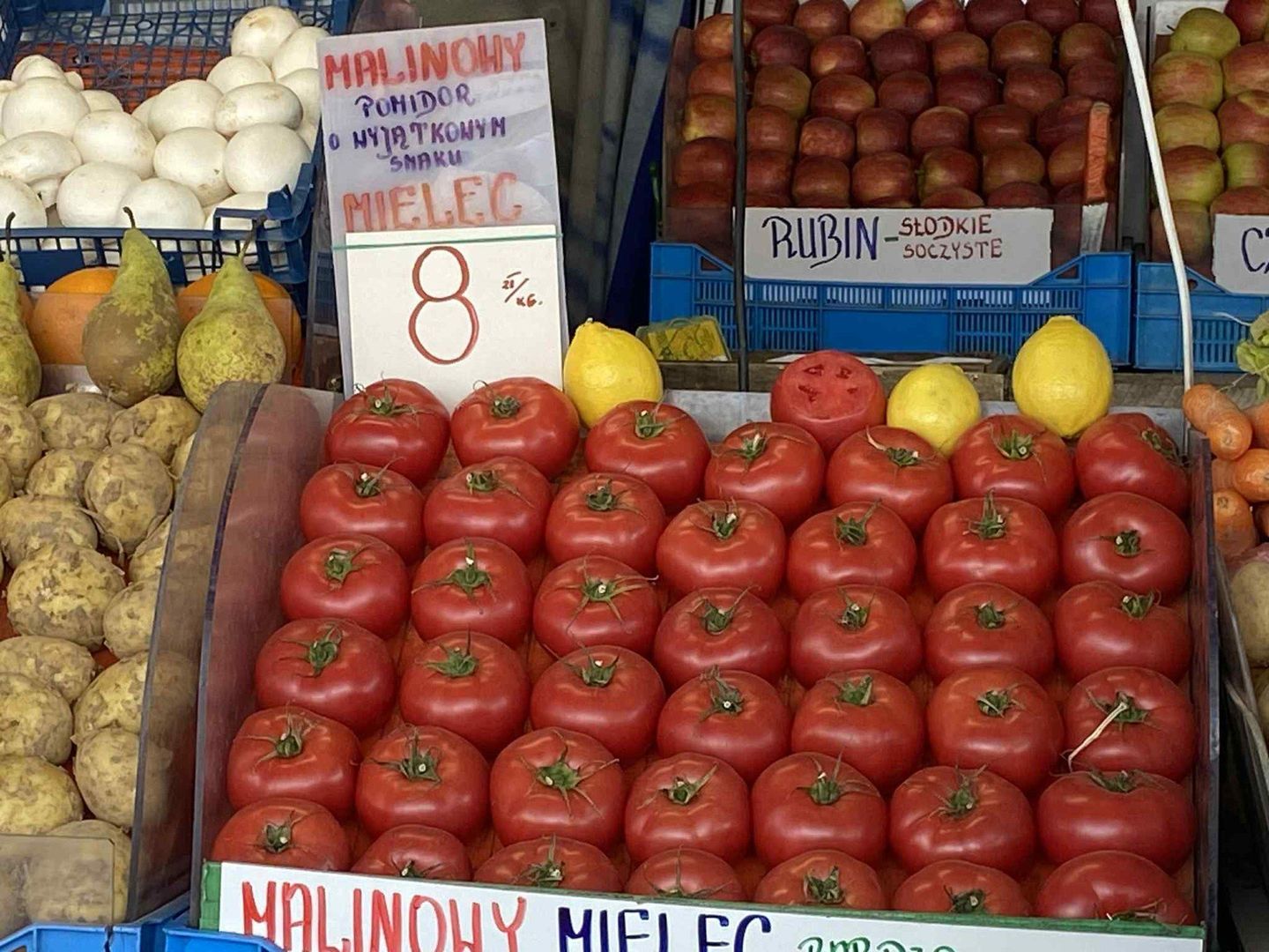 Ceny warzyw i owoców na kieleckich bazarach