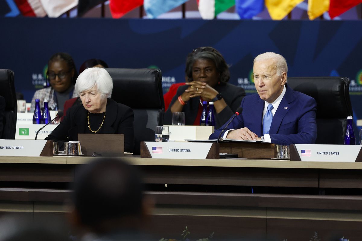 Prezydent USA Joe Biden wraz z sekretarz skarbu USA Janet Yellen 