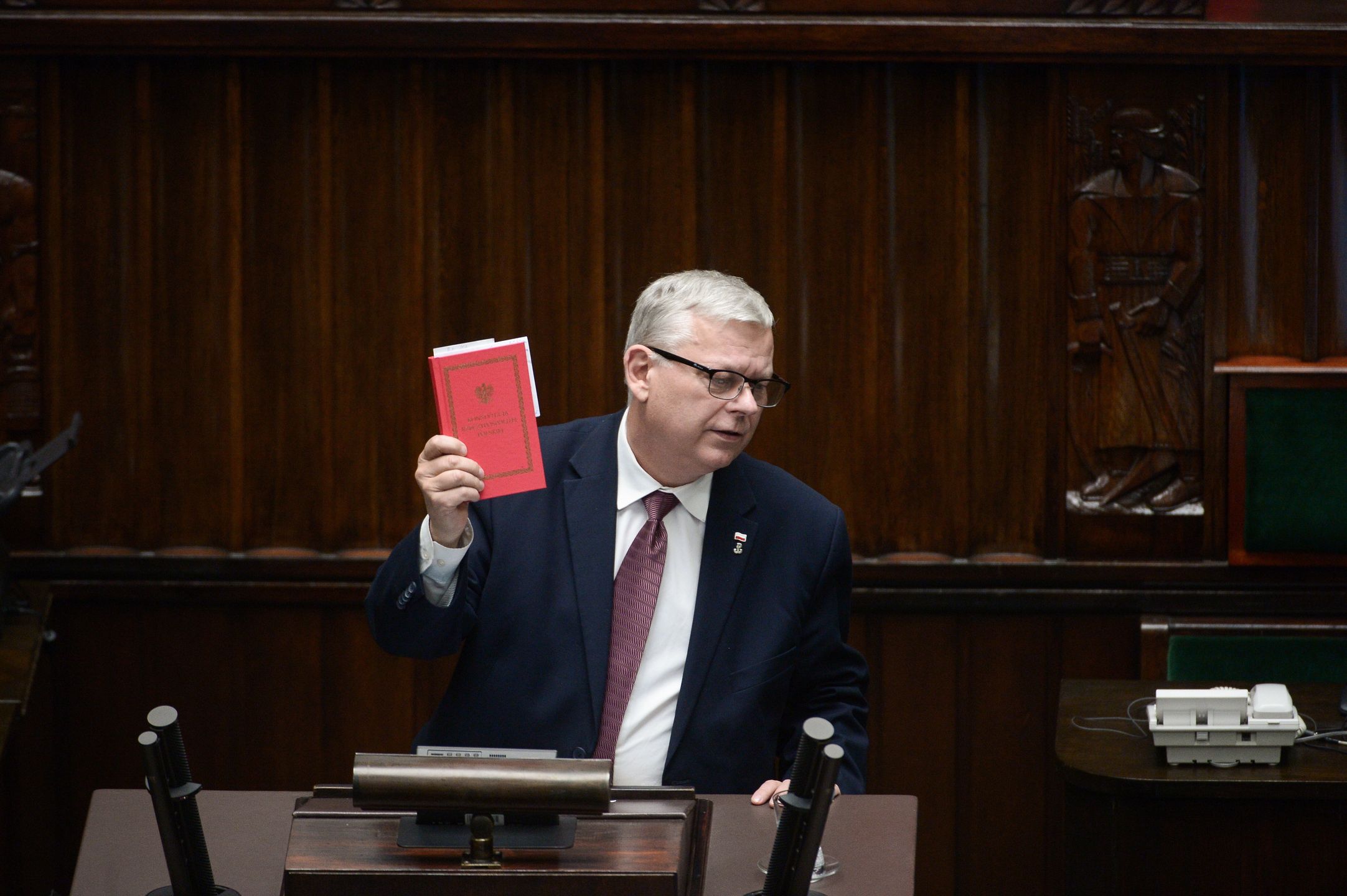 Warszawa, 12.12.2023. Poseł PiS Marek Suski przemawia na sali obrad Sejmu w Warszawie, 12 bm. Trwa seria pytań po expose Donalda Tuska. (mr) PAP/Marcin Obara