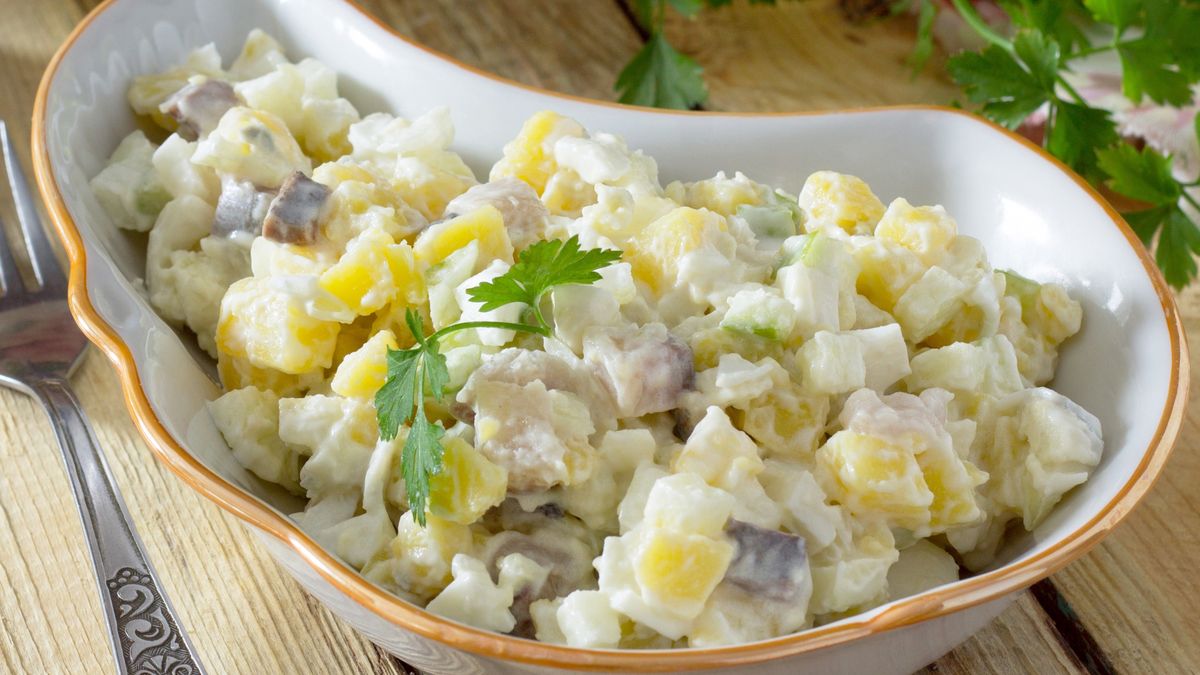 Sałatka ze śledziem