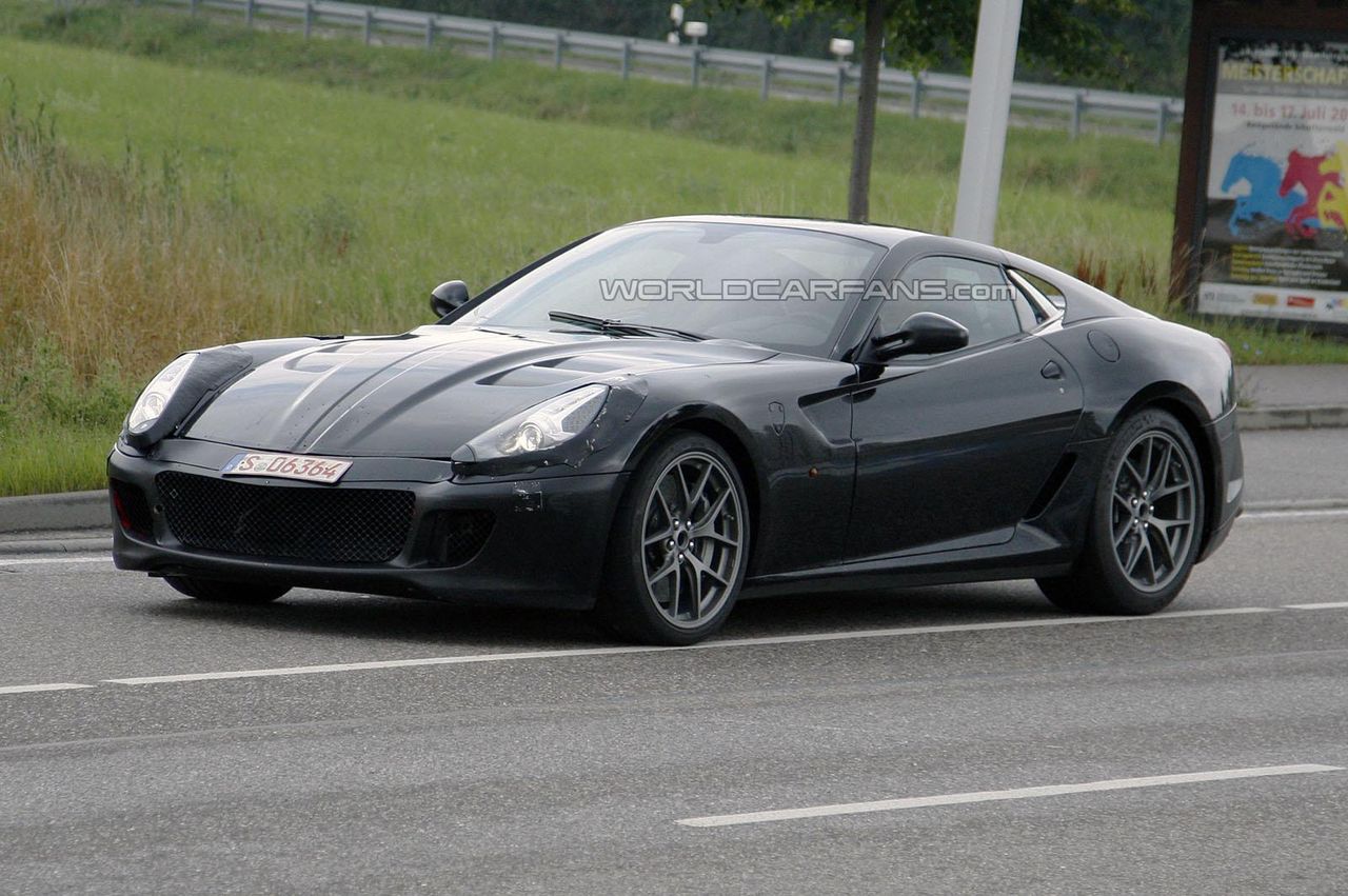 Następca Ferrari 599 - nowe zdjęcia szpiegowskie