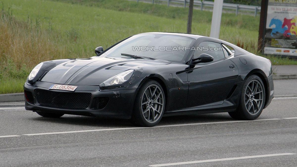 Następca Ferrari 599 - zdjęcie szpiegowskie