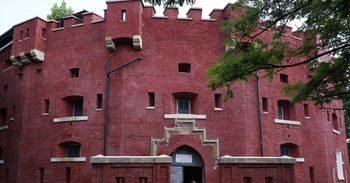 Kraków: Fort św. Benedykt ma już wyremontowane elewacje