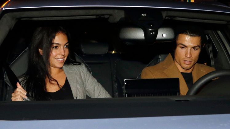 Żona Cristiano Ronaldo pochwaliła się kolekcją samochodów piłkarza