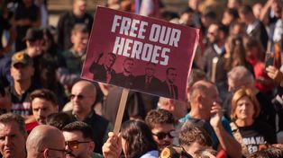 10. dzień protestów w Kosowie. Bronią skazanych za zbrodnie wojenne