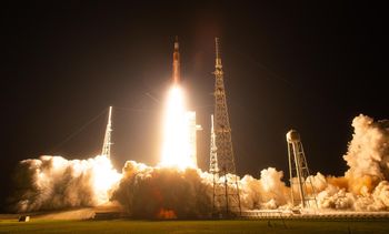 Ludzie wracają w okolice Księżyca. Leci z nimi wyjątkowy gość