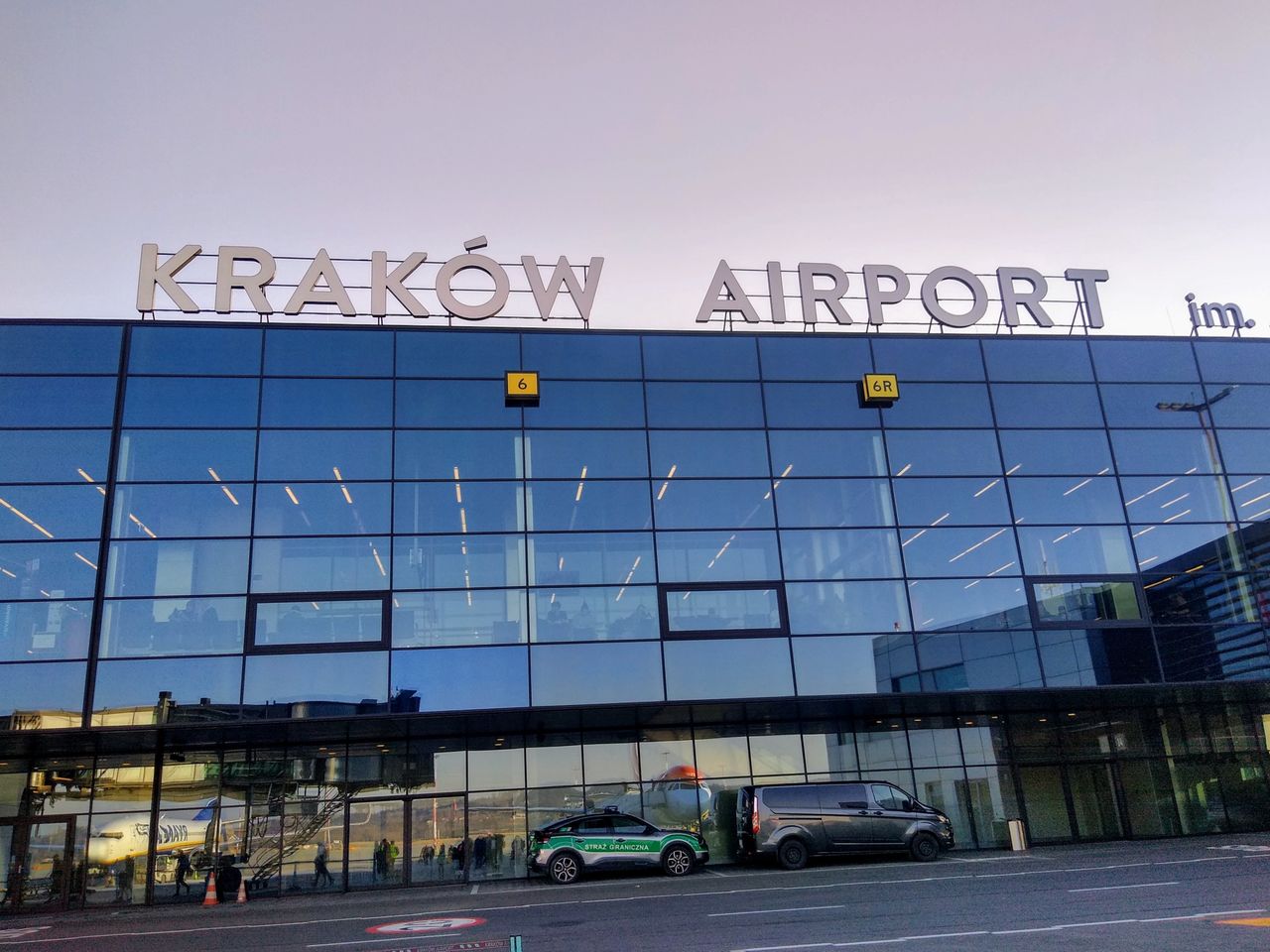 Kraków: Samolot wypadł z pasa. Prokuratura wszczyna śledztwo