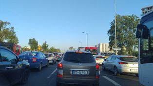 Poznań: Poranny szczyt komunikacyjny się zakończył, ale korki we wschodniej części zostały