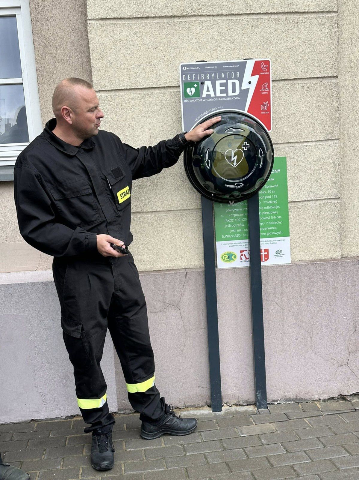 Sompolno: Nowe AED na rynku w Sompolnie. Małe urządzenie, wielka pomoc
