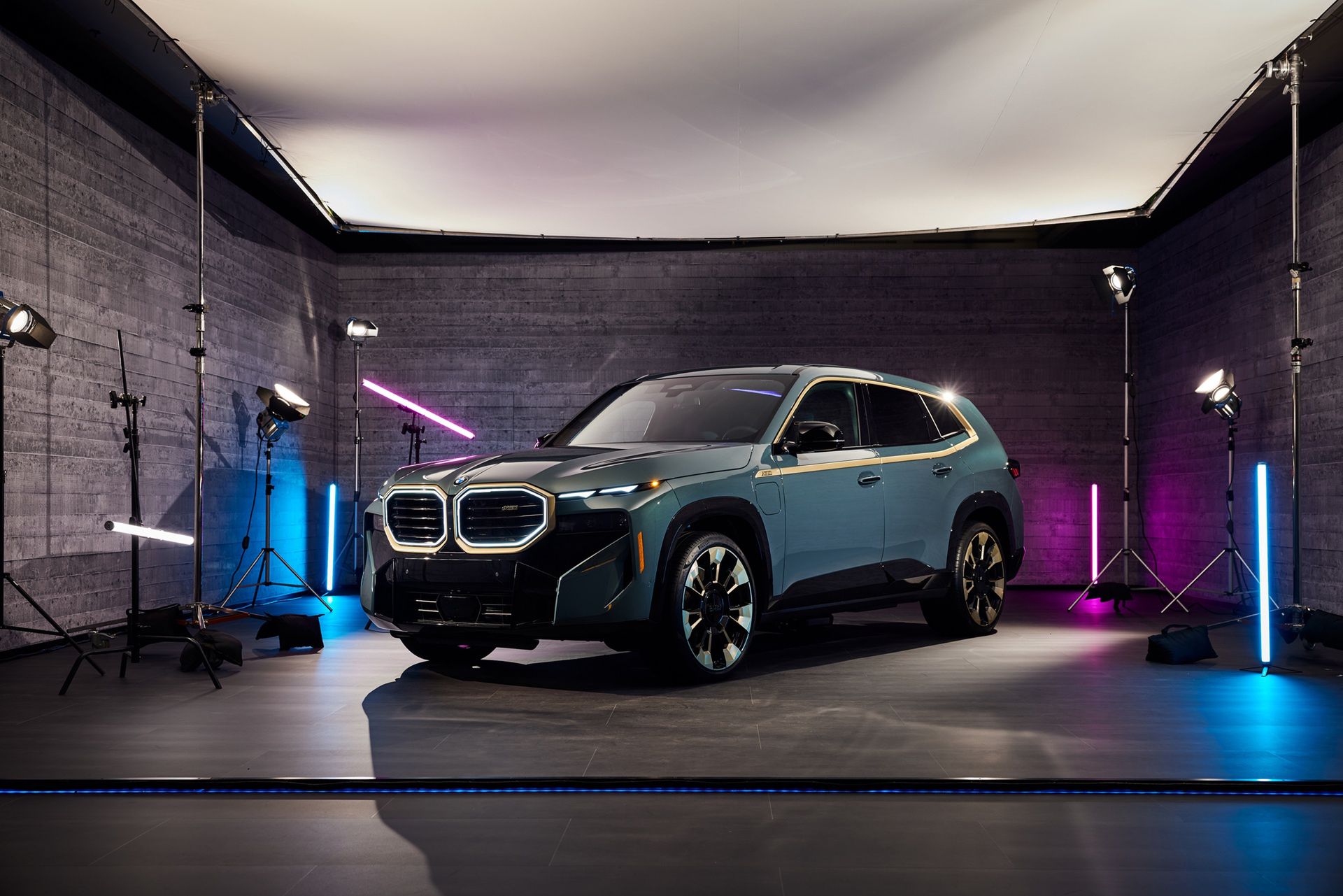 BMW XM (2022)