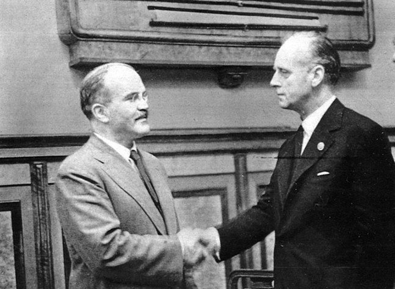 Wiaczesław Molotov and Joachim von Ribbentrop