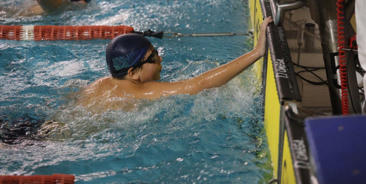 Legnica: Rodzinny Piknik Pływacki na Delfinku