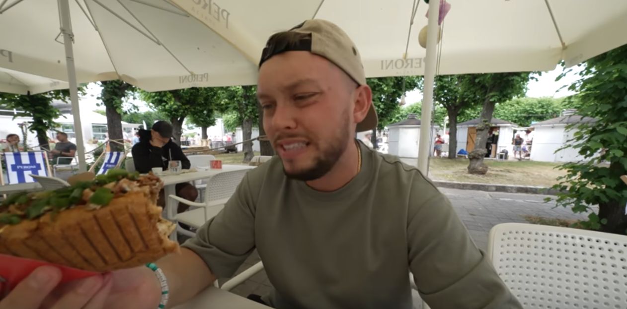 Książulo spróbował najdroższego hot doga w Polsce