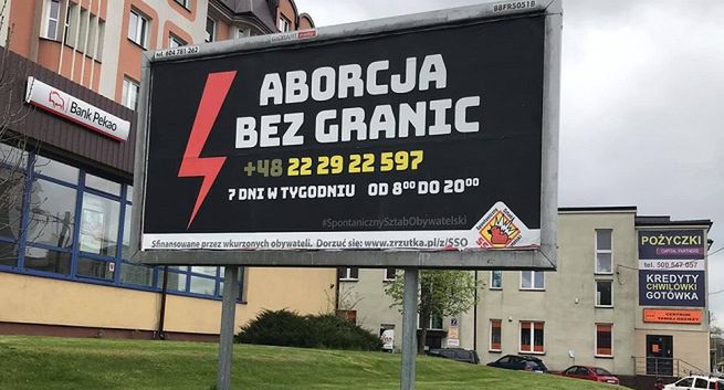 Spontaniczny Sztab Obywatelski rozkleił w Polsce plakaty „Aborcja bez granic”