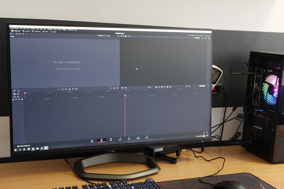 Panel idealnie nadaje się do użytkowania Premiere Pro albo Davinci Resolve.