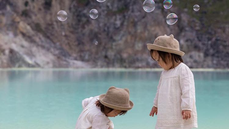 Przeurocze zdjęcia idealnie pasujących do siebie bliźniaków 1