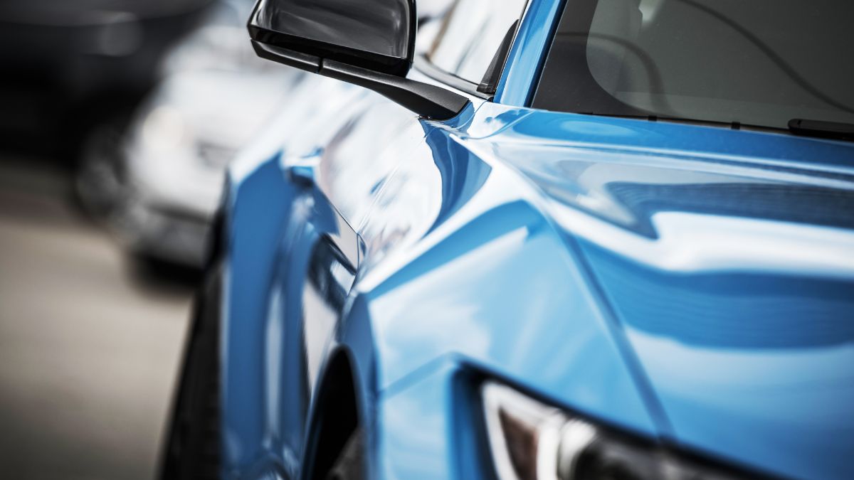 Co oznacza znak X na karoserii samochodu?