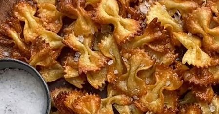 Makaronowe frytki z sosem podbijają sieć. Poznaj nowy przepis z TikToka