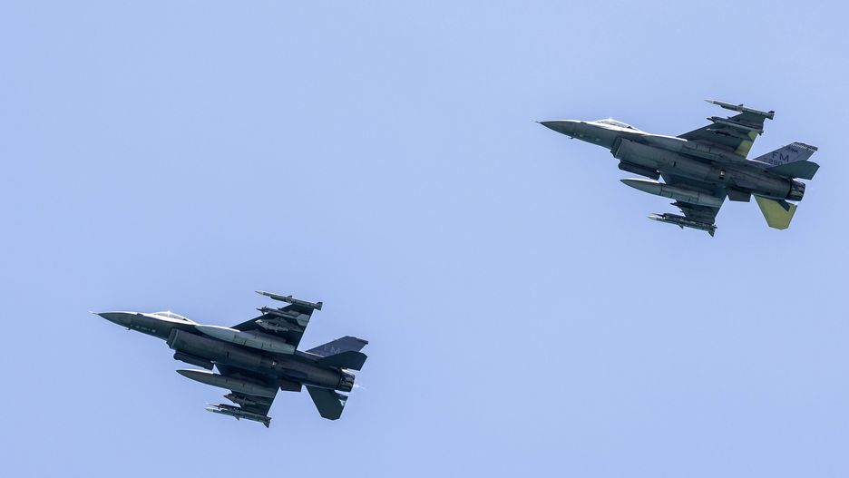 Nad Polską zobaczyć i usłyszeć będzie można przeloty samolotów F-16. Polscy i amerykańscy piloci będą ćwiczyć razem