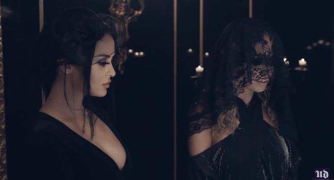 Nicole Richie organizuje gotycki pogrzeb paletce cieni Urban Decay