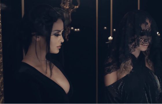 Nicole Richie organizuje gotycki pogrzeb paletce cieni Urban Decay