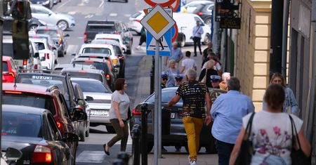 Gigantyczne korki w centrum Lublina. Co to się dzieje to niepojęte. Wszystko przez zamknięty pl. Zamkowy