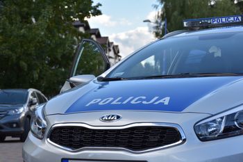 Częstochowa: Auto rozbite na barierach, są utrudnienia na A1