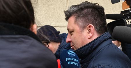 Dwa zarzuty dla Dworczyka. Wyszedł z budynku prokuratury