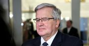 "Dosyć śmieszne". Komorowski kpi z teorii spiskowych o pożarach